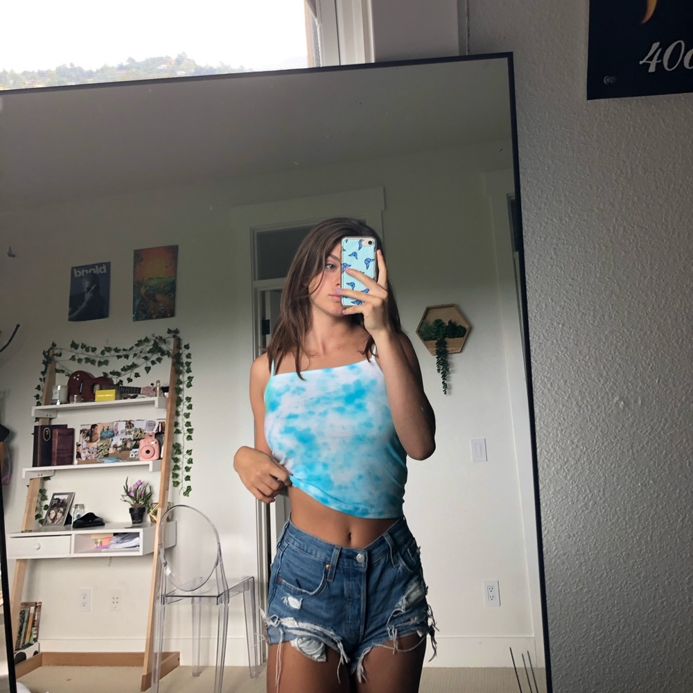tie dyed crop top blue